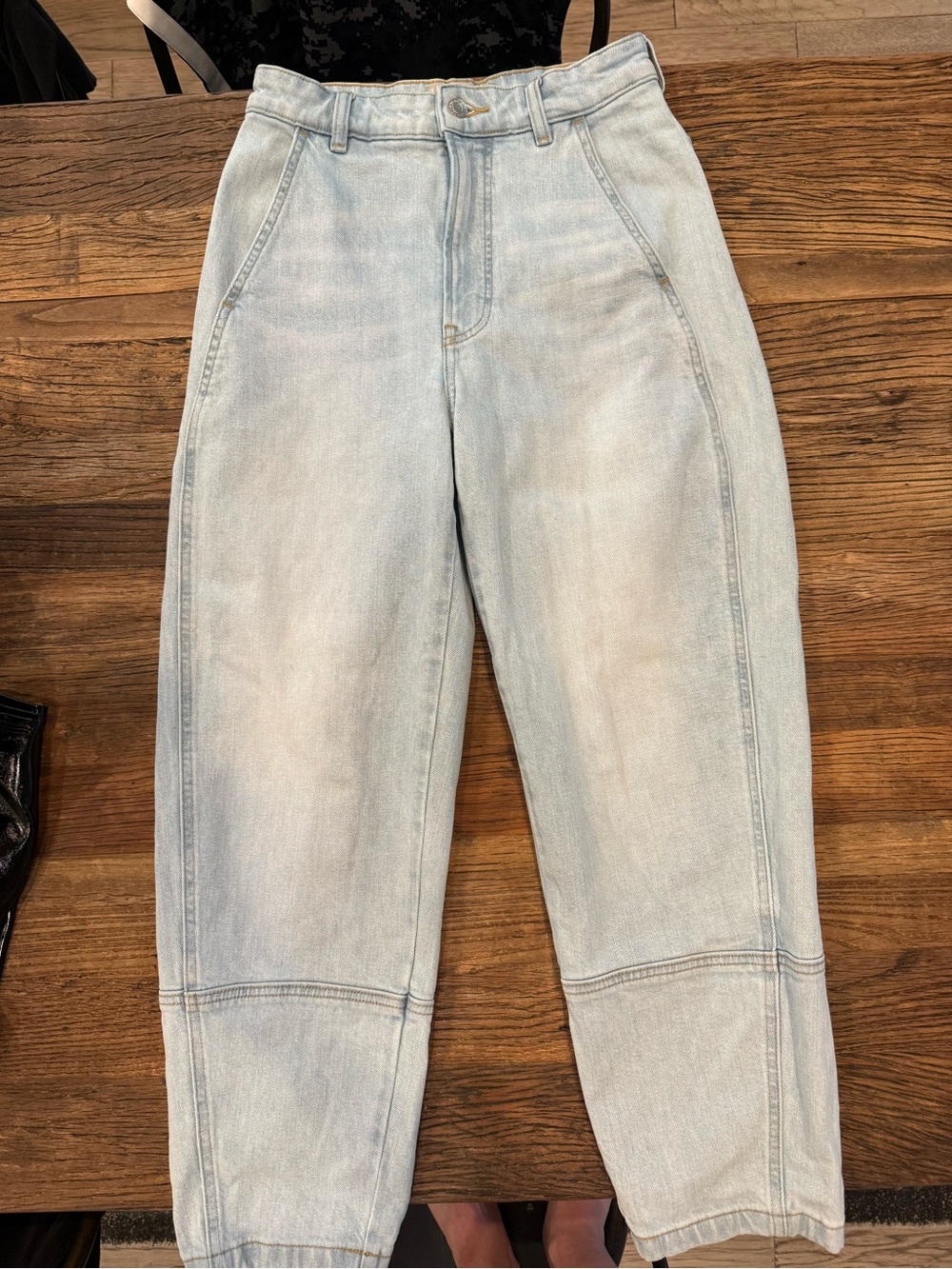 Everlane Light Wash Barrel Jeans 26
